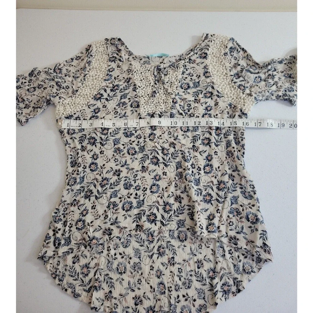 Maurices Blue Floral Print Crochet Crinkle Short Sleeve Boho Top Womens SZ Large